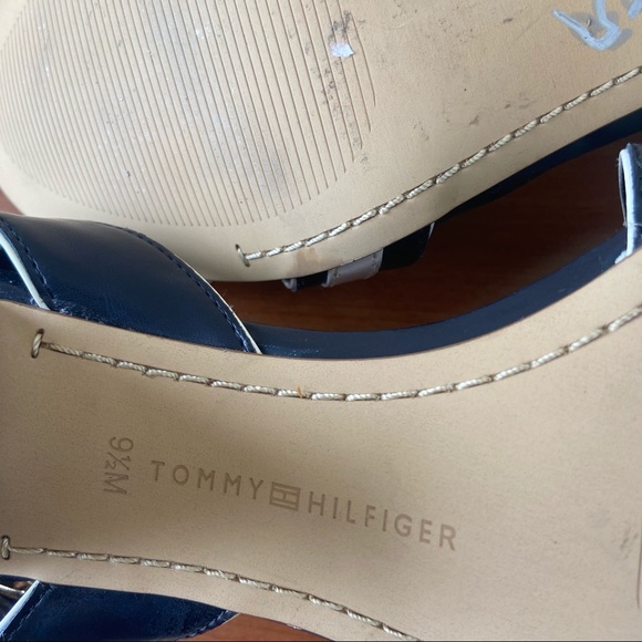 Tommy Hilfiger Block Heel Ankle Strap Sandal - Picture 12 of 12